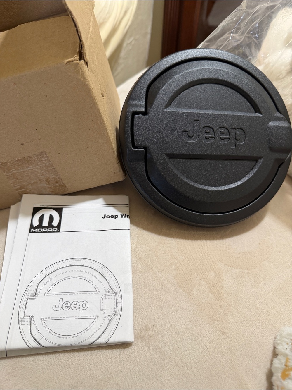 Jeep branded round accessory